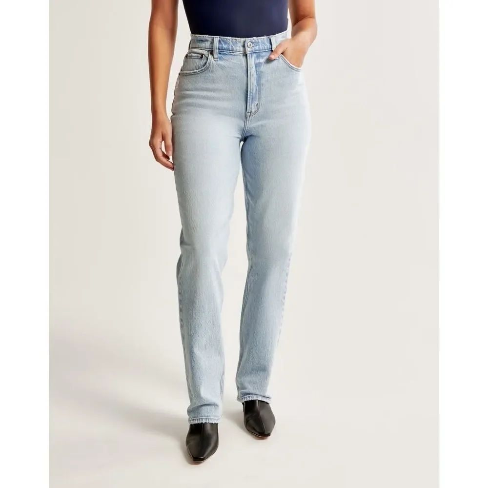 NWT ABERCROMBIE & FITCH Curve Love Ultra High Rise Jeans in Light Wash